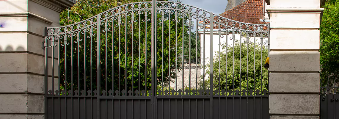 Wooden Swing Gate Repair in Pinellas Park, FL